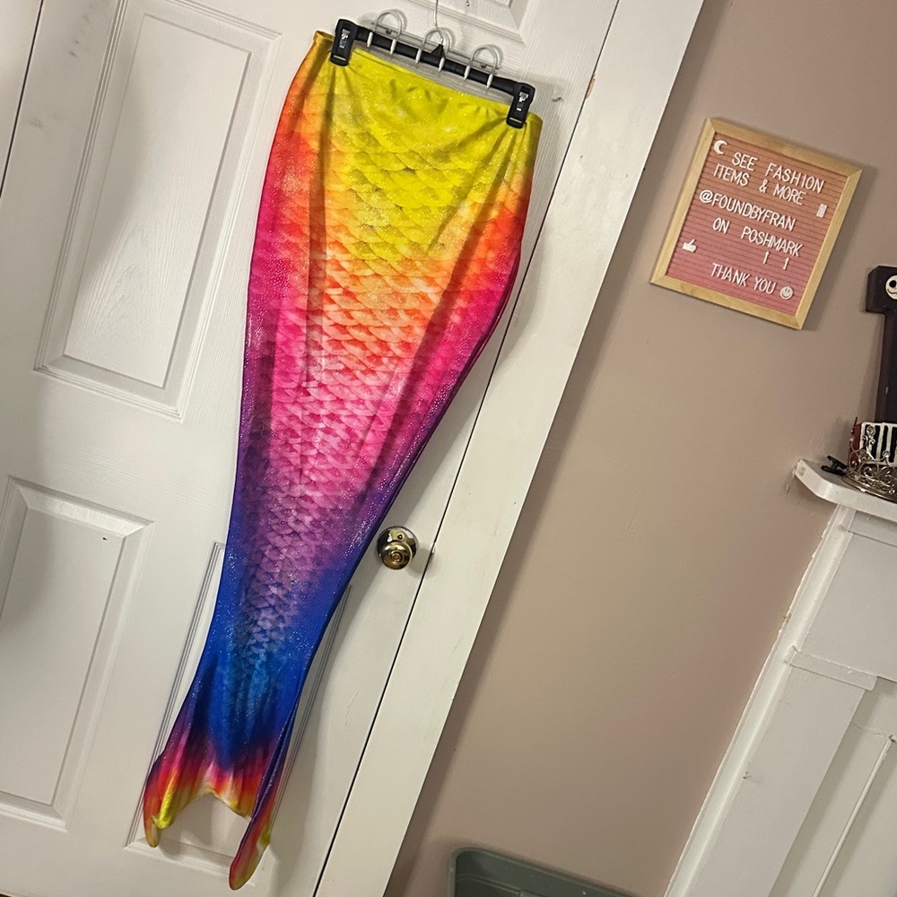 'Limited Edition' Adult Fin-Fun Mermaid Tail - Picture 2 of 7